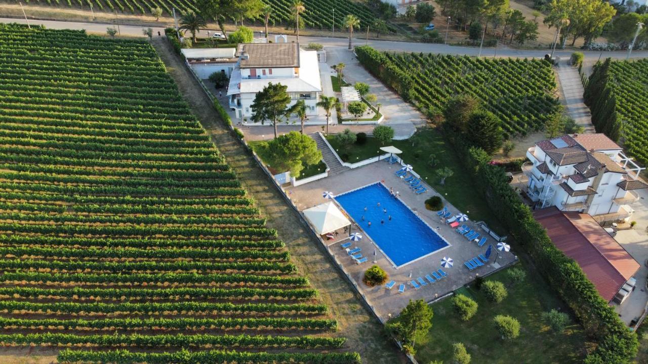 Hotel La Tombola Агрополі Екстер'єр фото