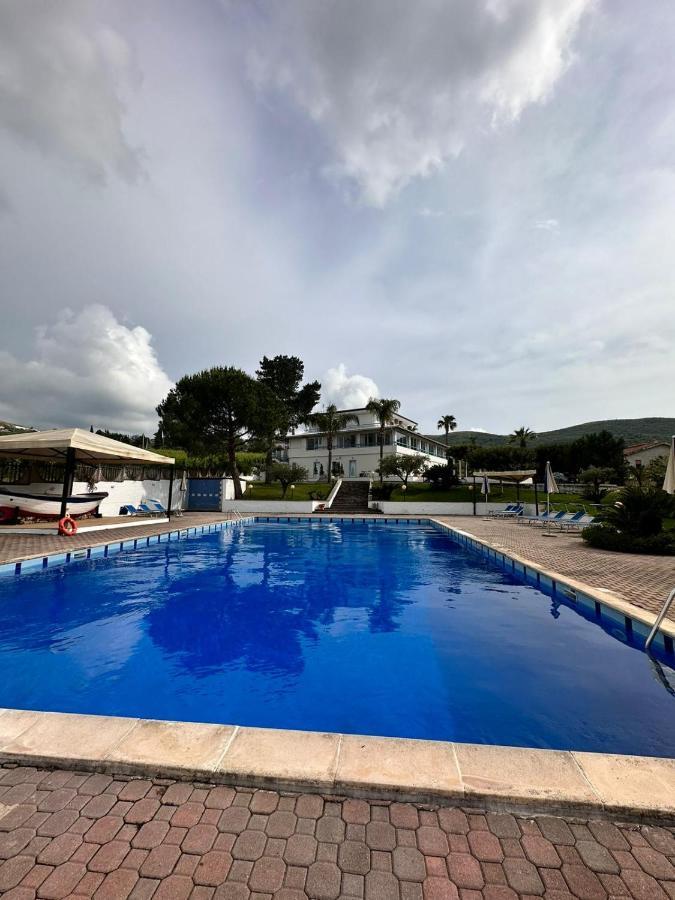 Hotel La Tombola Агрополі Екстер'єр фото